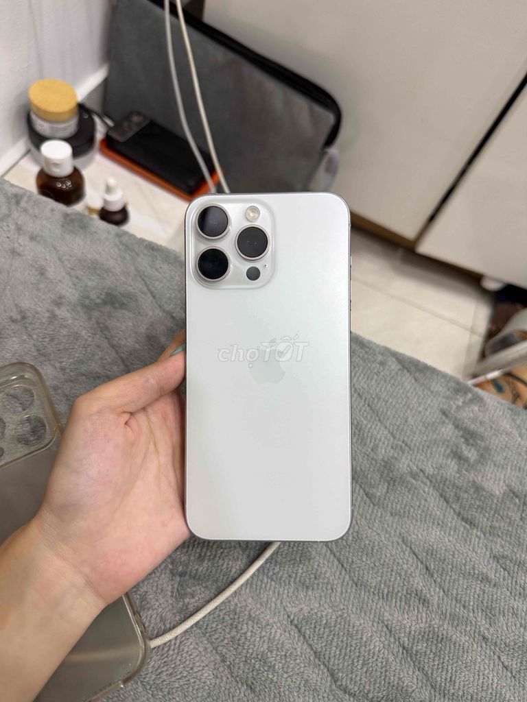 Apple iPhone 15 Pro Max 256GB Trắng. Mua bán Điện thoại tại Quận Đống Đa Hà Nội được đăng bởi mi meii hình 1