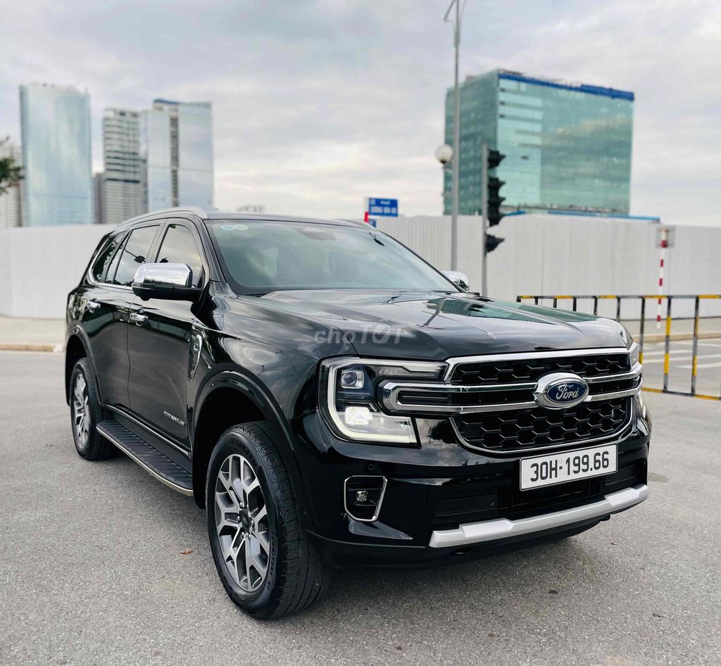 Ford Everest 2023 Titanium+ 2.0 AT 4x4 - 25000 km. Mua bán Ô tô tại Quận Cầu Giấy Hà Nội được đăng bởi CHỢ ÔTÔ CẦU GIẤY hình 2