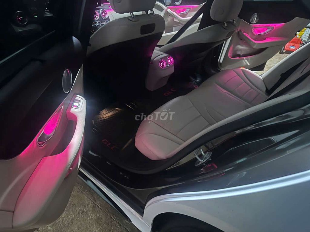 Mec C200 model 2018 hộp số 9 cấp. Mua bán Ô tô tại Thành phố Buôn Ma Thuột Đắk Lắk được đăng bởi Mr Nhật hình 5