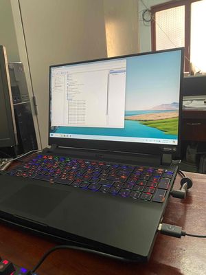 Laptop Aorus I7 10870H 32/1Tb RTX 3080 240hz