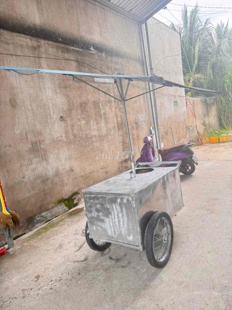 Xe đẩy bán hàng đã sử dụng tặng dù #1tr3. Mua bán Đồ chuyên dụng, Giống nuôi trồng tại Quận Cái Răng Cần Thơ được đăng bởi võ hoàng mến hình 1