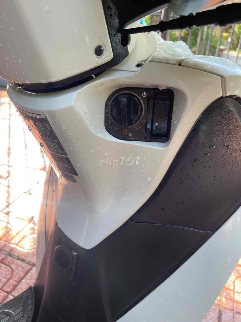 xe sh gia đình dư Sài. Mua bán Xe máy tại Thành phố Quảng Ngãi Quảng Ngãi được đăng bởi Quynh hình 5
