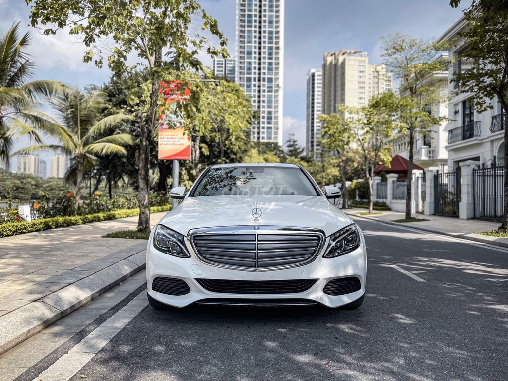 MERCEDES BENZ C250 EXCLUSIVE 2018 Xe Đẹp Bao Check. Mua bán Ô tô tại Quận Tây Hồ Hà Nội được đăng bởi Nguyễn Hoàng Sơn hình 1