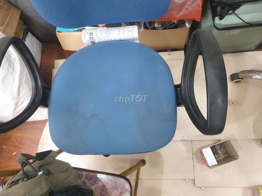 Ghế xoay văn phòng Vải, nhựa Xanh dương. Mua bán Đồ dùng văn phòng tại Quận Thanh Xuân Hà Nội được đăng bởi Hùng hình 1