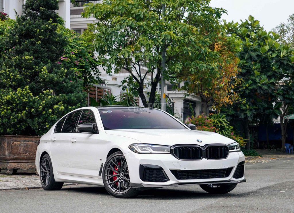 BMW_520i_MSport Model 2023 Bao Bank 90%. Mua bán Ô tô tại Quận 7 Tp Hồ Chí Minh được đăng bởi PHÁT ĐẠT LUXURY CAR hình 3