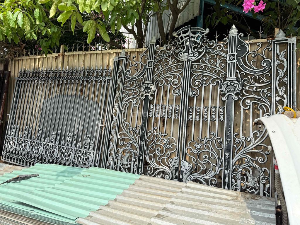 bộ cổng nhôm đúc mở tự động Và 2 vách nhôm đúc. Mua bán Nội thất, đồ gia dụng khác tại Quận 7 Tp Hồ Chí Minh được đăng bởi Quang hình 1