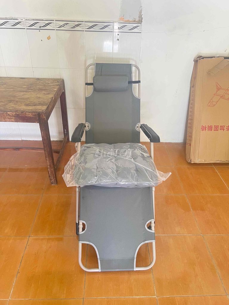 Ghế xếp Xám Kim loại Vải Gấp gọn 90%. Mua bán Bàn ghế tại Thị xã Bến Cát Bình Dương được đăng bởi Khoa hình 1