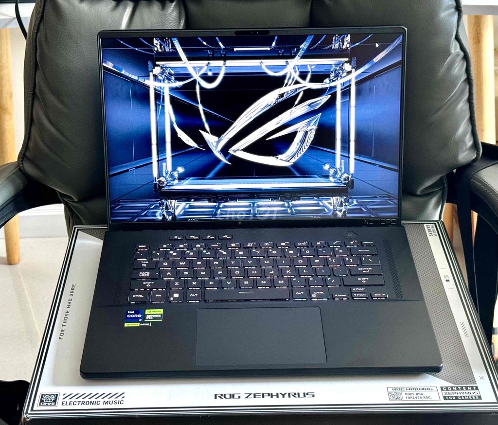 ROG Zephyrus M16 Anime Matrix i9 RTX 4090 MiniLED