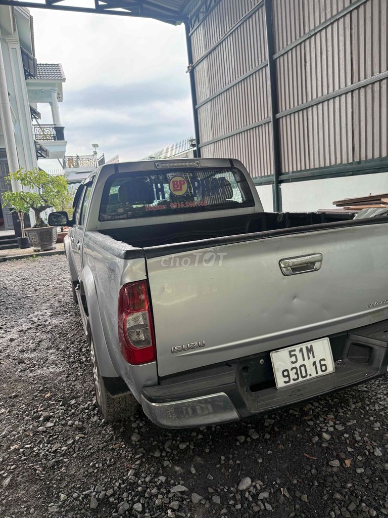 Isuzu Pickup 2011 photo 3
