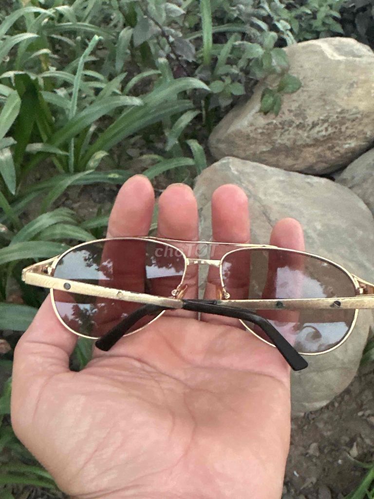 Kính râm Santos Unisex Vàng. Mua bán Phụ kiện thời trang khác tại Quận Đống Đa Hà Nội được đăng bởi ba duy hình 1