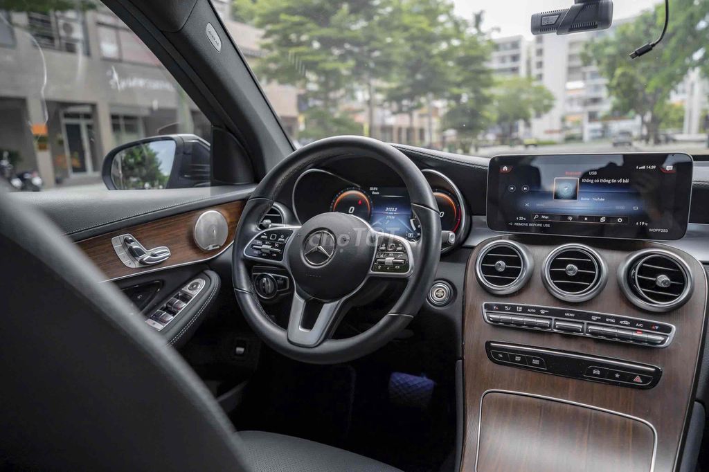GLC200 4MATIC 2023 màu đen cá nhân 1 chủ siêu đẹp. Mua bán Ô tô tại Quận 7 Tp Hồ Chí Minh được đăng bởi Dương Phương hình 15