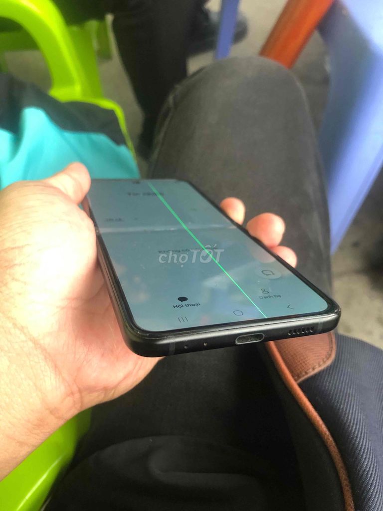 Samsung Z Flip 3 Đen sọc màn như hình. Mua bán Điện thoại tại Quận 4 Tp Hồ Chí Minh được đăng bởi kỉem viec hình 1