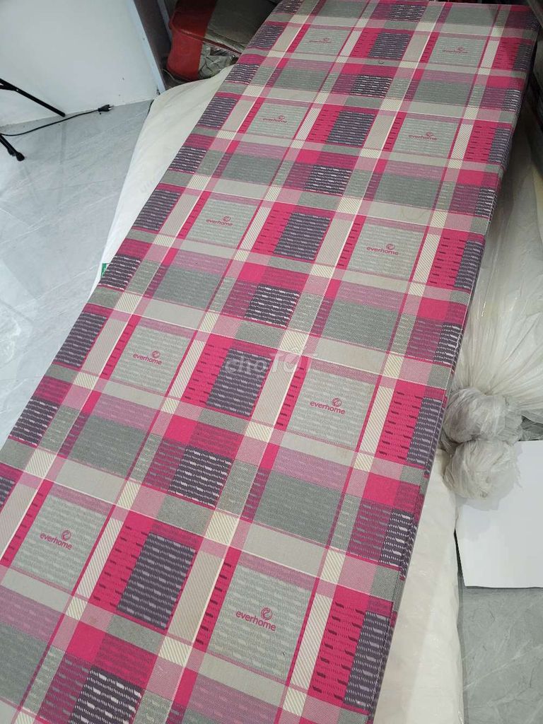 Thanh lý Đệm bông ép Everhome 1m8x2m. Mua bán Giường, chăn ga gối nệm tại Quận Hà Đông Hà Nội được đăng bởi Trần Đạt hình 1