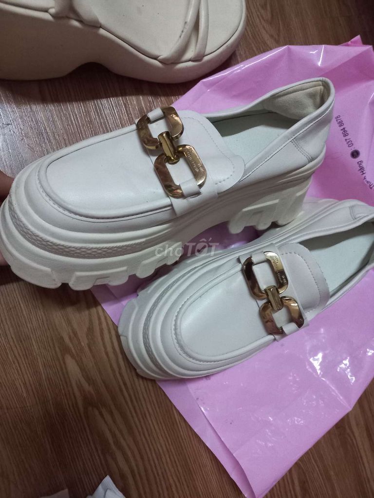 Giày lười nữ Trắng size 39-40 Đã sử dụng. Mua bán Giày dép tại Thành phố Thuận An Bình Dương được đăng bởi Quỳnh Quỳnh hình 1