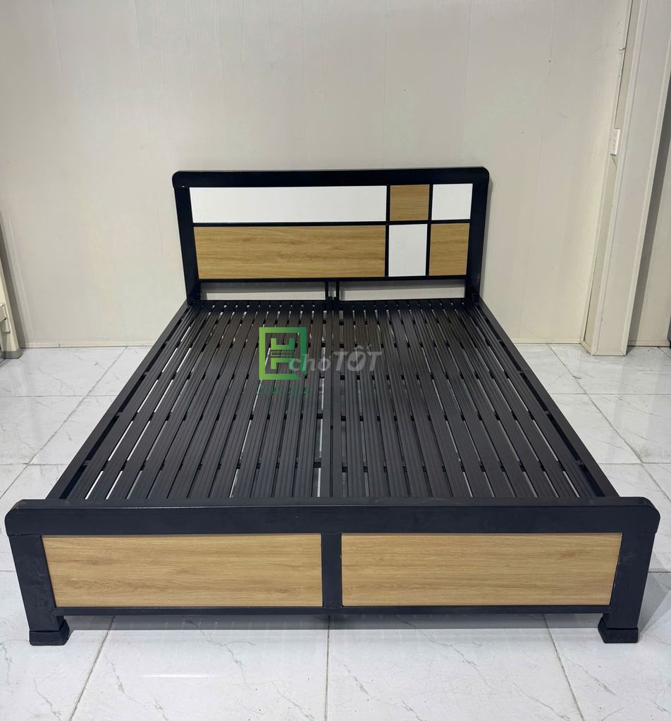 Giường sắt Quang Hùng 1m x 2m Đen. Mua bán Giường, chăn ga gối nệm tại Huyện Cần Giuộc Long An được đăng bởi Nội Thất Quang Hùng TD hình 1