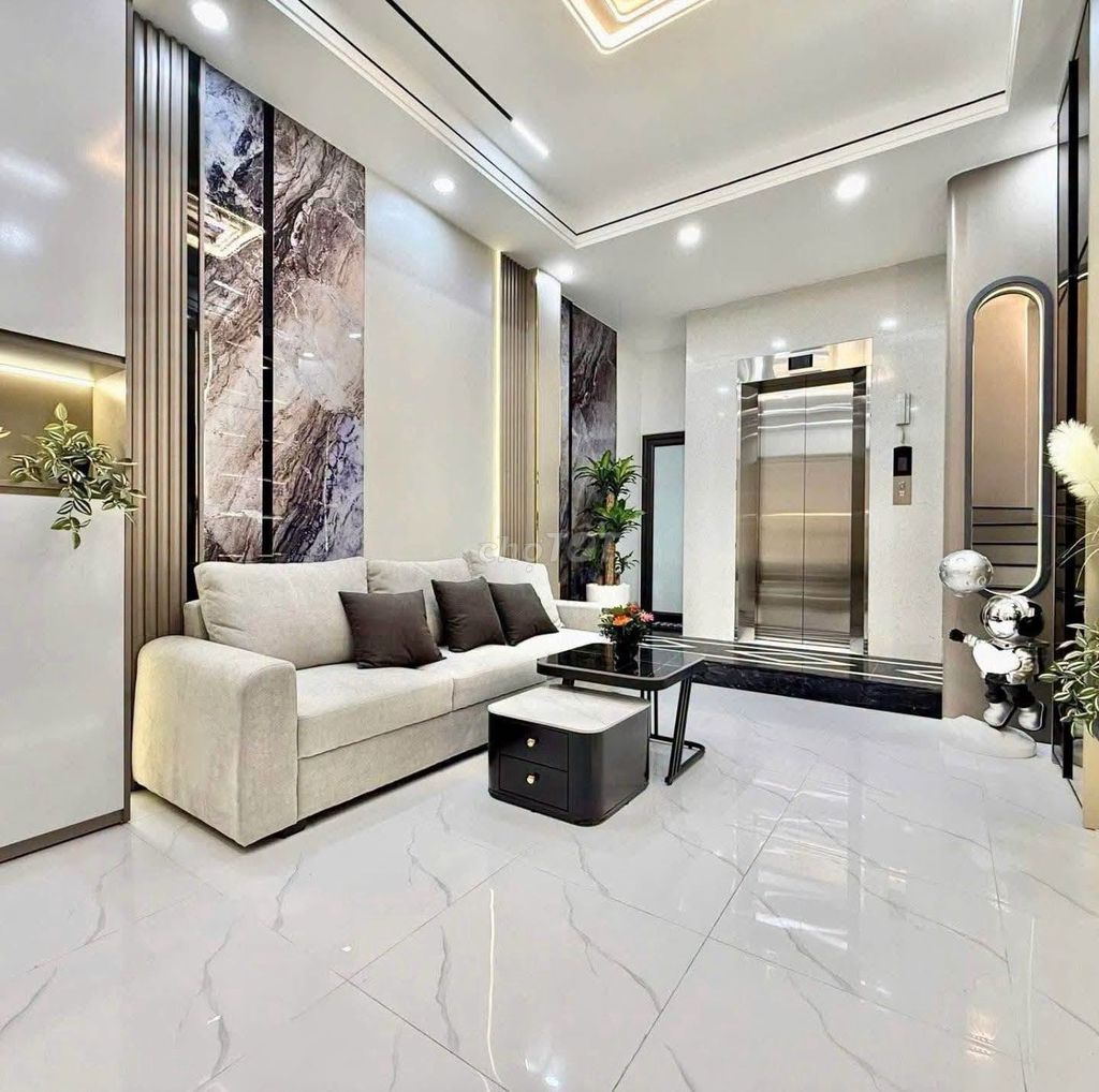 Продается 6-этажный дом с лифтом Cau Giay, 40 м2, 9,5 млрд долларов