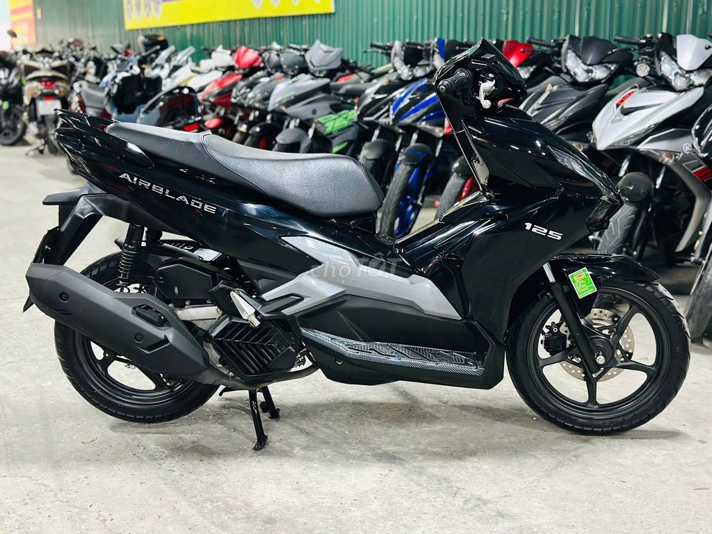 XE MÁYTHANHTÙNG_AIR BLADE 125 ĐEN BÓNG 2025 VỪA ĐK. Mua bán Xe máy tại Quận Nam Từ Liêm Hà Nội được đăng bởi THANH TÙNG hình 5
