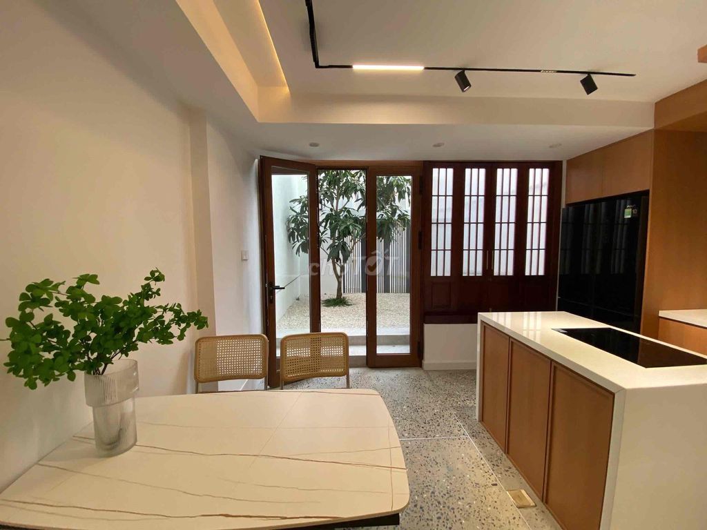 Аренда · 2 комн. · 100 м² · Quận Ngũ Hành Sơn, ул. Đường Hoàng Công Chất