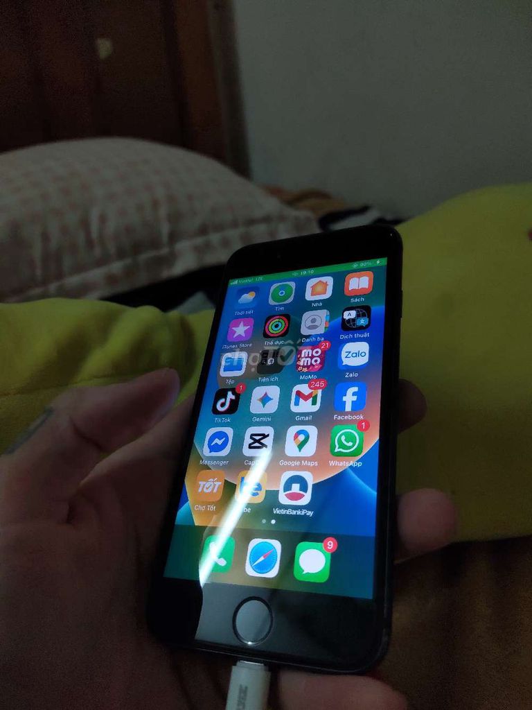 Apple iPhone 8 64GB Đen Đã dùng. Mua bán Điện thoại tại Quận Đống Đa Hà Nội được đăng bởi Chung Đèn hình 1