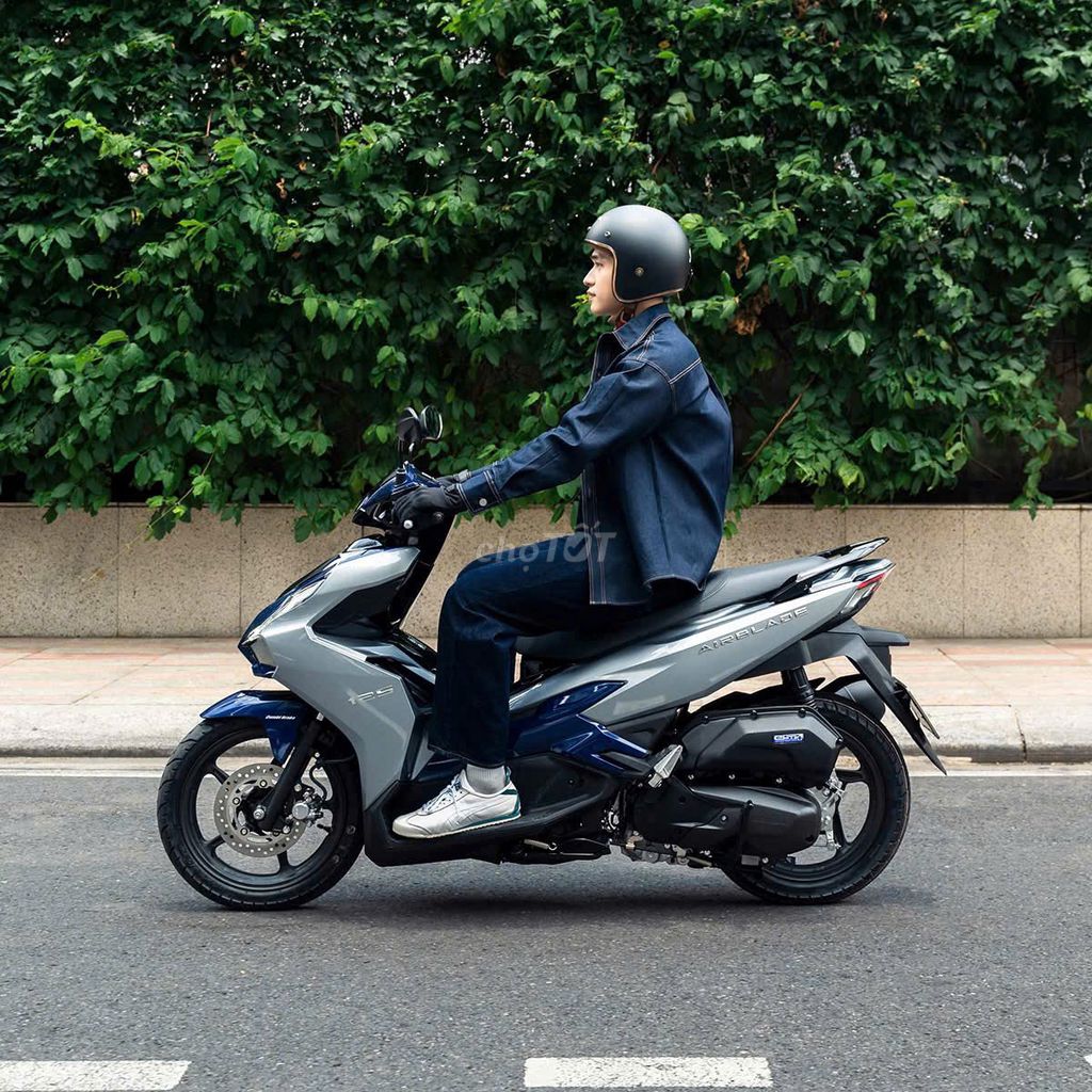 Xe máy Honda Air Blade 125 bản Cao Cấp 2025. Mua bán Xe máy tại Quận 4 Tp Hồ Chí Minh được đăng bởi Head Phát Tiến hình 4
