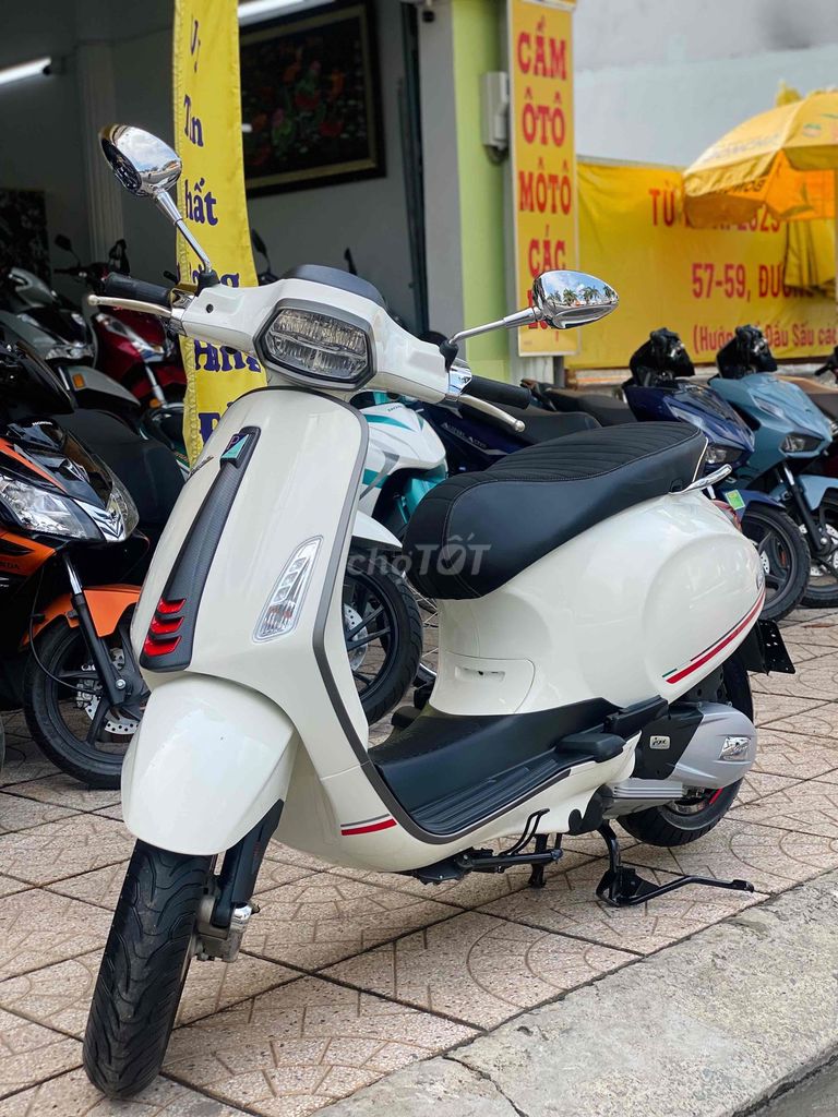 Piaggio Vespa ABS Carbon 2019 Đk 2020 siêu lướt✅. Mua bán Xe máy tại Quận Ninh Kiều Cần Thơ được đăng bởi Hiếu Xe máy Tân Liên Hưng 2 hình 1