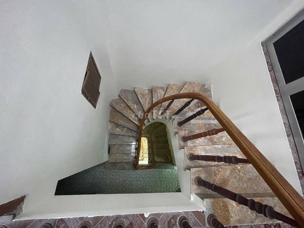Аренда дома 40м2 х 4 этажа рядом с перекрестком 5 Ха Чи, Ха Донг