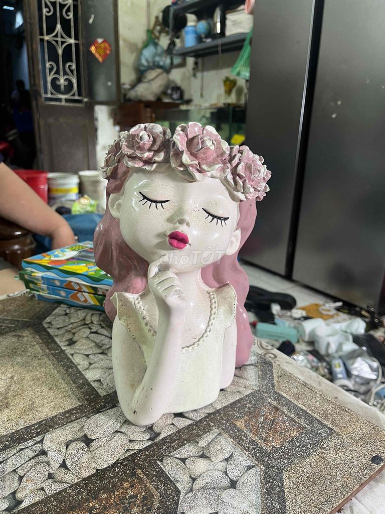 Lọ hoa Gốm sứ Hồng Trắng trang trí. Mua bán Cây cảnh, đồ trang trí tại Quận Hoàng Mai Hà Nội được đăng bởi Công chúa top 1 trong lòng t mang tên Kairi hình 1