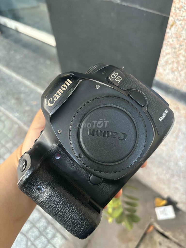 Canon 5D3 còn rất tốt , lên đời bán nhanh