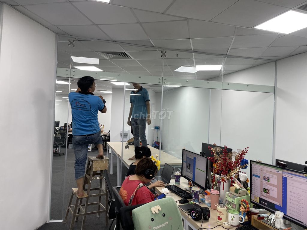 Tuyển Thợ/Phụ Lắp Đặt Nhôm Kính - Gương Kính. Việc làm Thợ cơ khí tại Quận Hoàng Mai Hà Nội được đăng bởi Nguyễn Lan hình 1