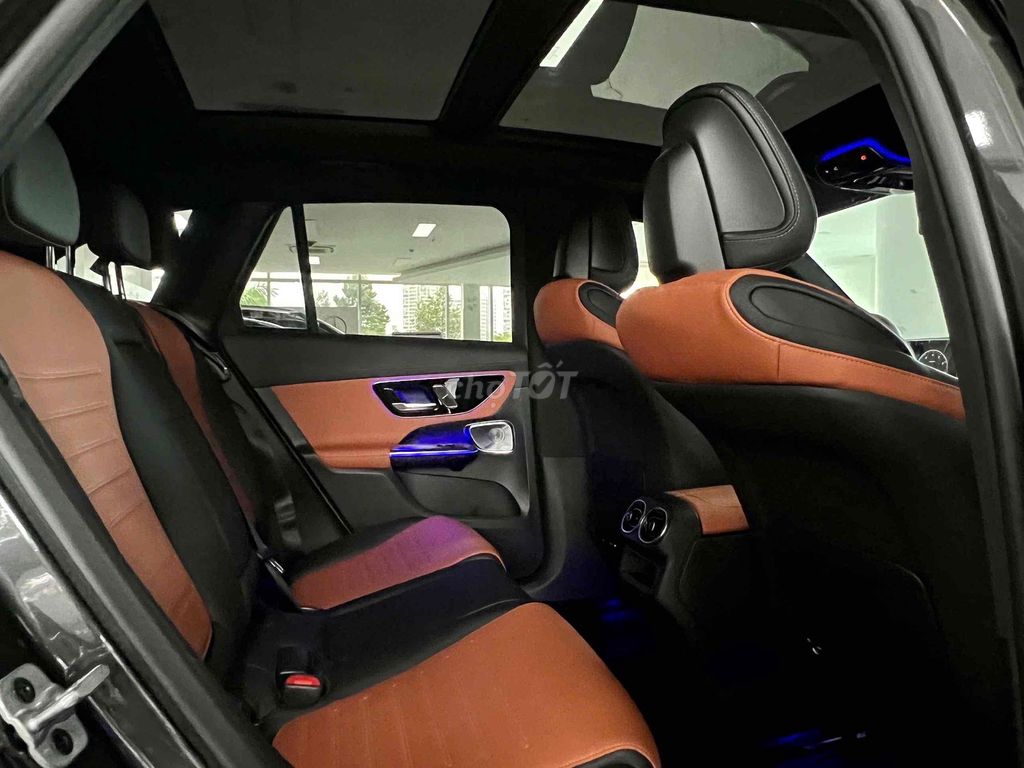 Cần bán GLC300 lướt chuẩn 1.000km. Mua bán Ô tô tại Quận 7 Tp Hồ Chí Minh được đăng bởi Huy Huỳnh hình 10