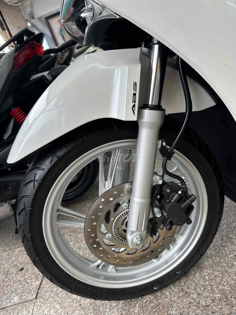 SH 160i ABS + HSTC 2024 Trắng 1637 Km Bao Sang Tên. Mua bán Xe máy tại Quận Phú Nhuận Tp Hồ Chí Minh được đăng bởi Ngô Hà hình 3
