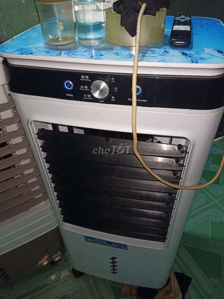Quạt hơi nước Rapido Trắng, Đen đã sử dụng. Mua bán Quạt tại Thành phố Thuận An Bình Dương được đăng bởi Nguyễn Tấn tài  hình 1