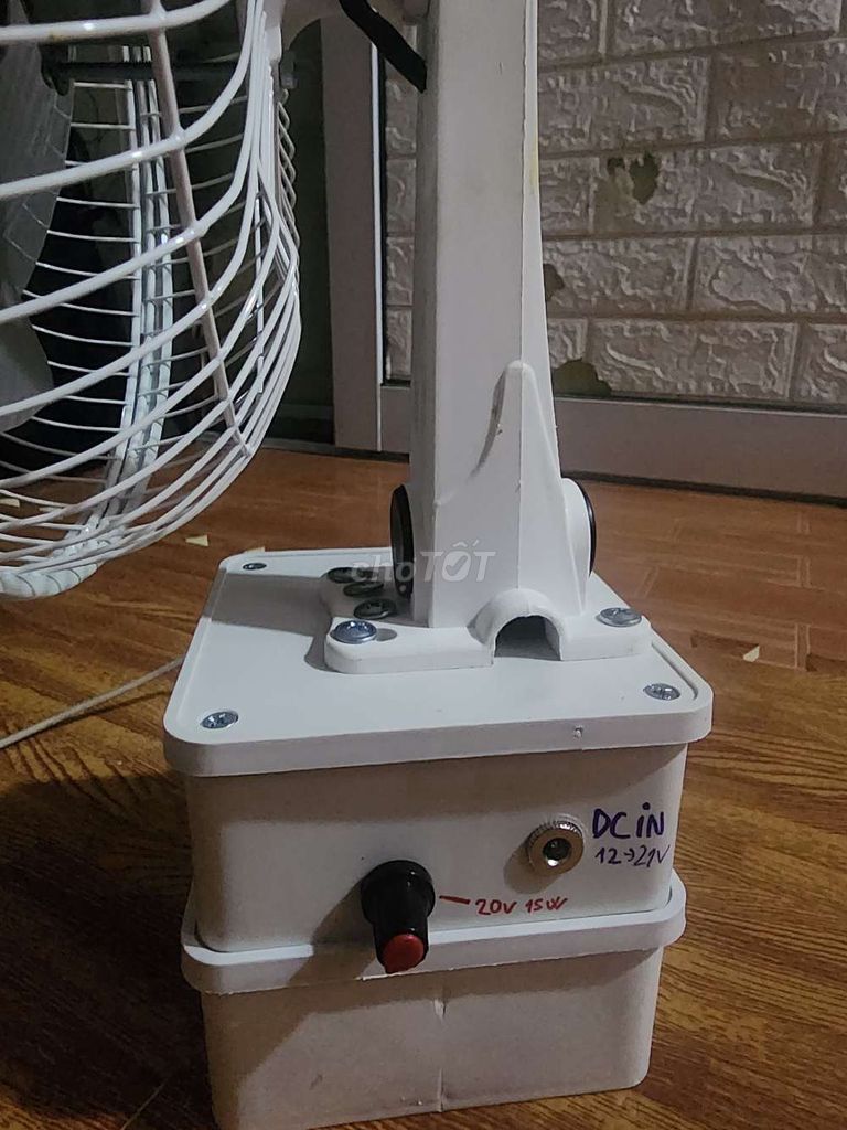 Quạt điện Trắng Đã sử dụng. Mua bán Quạt tại Quận Hồng Bàng Hải Phòng được đăng bởi hunghoan hình 1