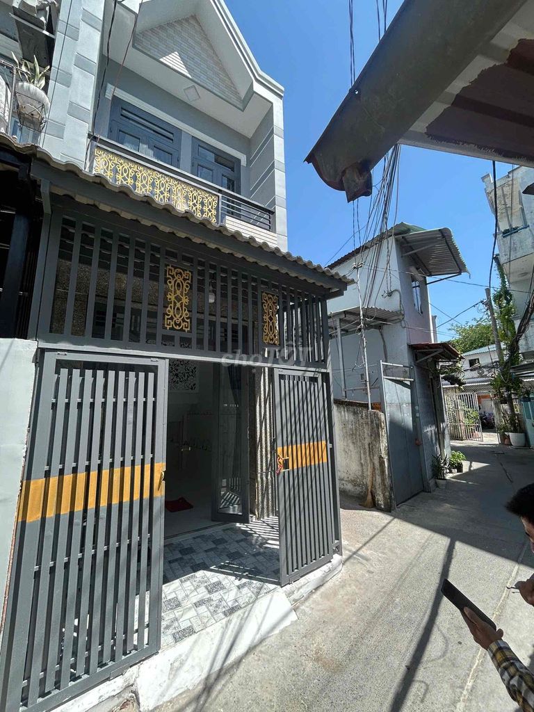 🏡 nhà bán 3m x 10m. 1 lầu. đường Phú định F16.Q8