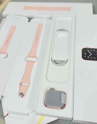 se/40 chất new pin 100% fullboc zin 100%.. Mua bán Thiết bị đeo thông minh tại Quận 10 Tp Hồ Chí Minh được đăng bởi TIN STORE
