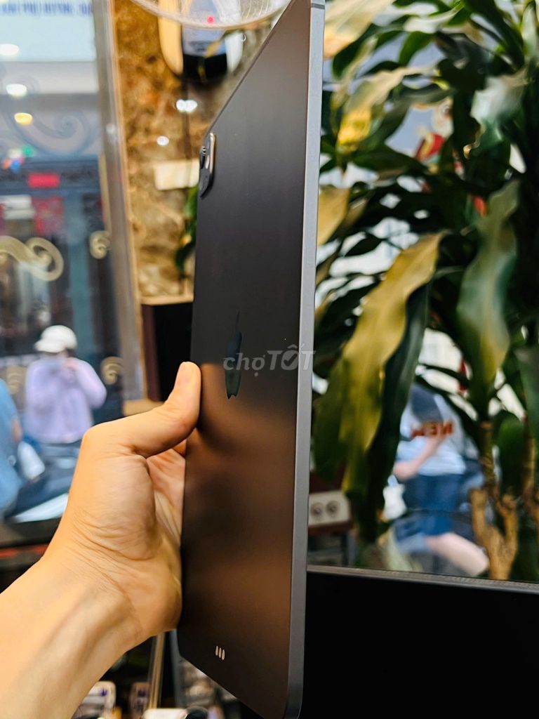 Apple iPad Pro M5 Wifi 256GB Xám. Mua bán Máy tính bảng tại Quận Đống Đa Hà Nội được đăng bởi Thế Hoàng hình 1