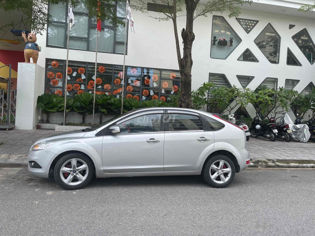 Ford Focus 2011 1.8 AT - 135000 km