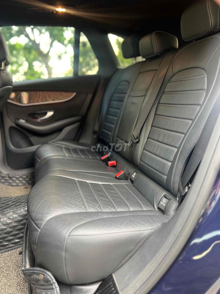 Mercedes Benz GLC 2021 200 4MATIC - 30000 km. Mua bán Ô tô tại Thành phố Dĩ An Bình Dương được đăng bởi Dương hình 14