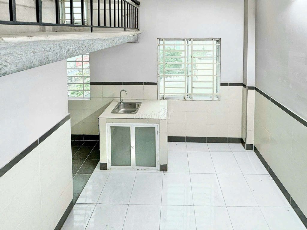 CHÍNH CHỦ CHO THUÊ PHÒNG NGAY CHÂN CẦU VƯỢT NGÃ TƯ GA