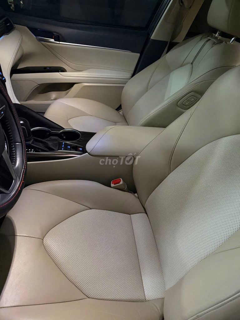 Toyota Camry 2021 2.5Q - 63000 km. Mua bán Ô tô tại Quận Bình Thạnh Tp Hồ Chí Minh được đăng bởi Khả Kỳ hình 1