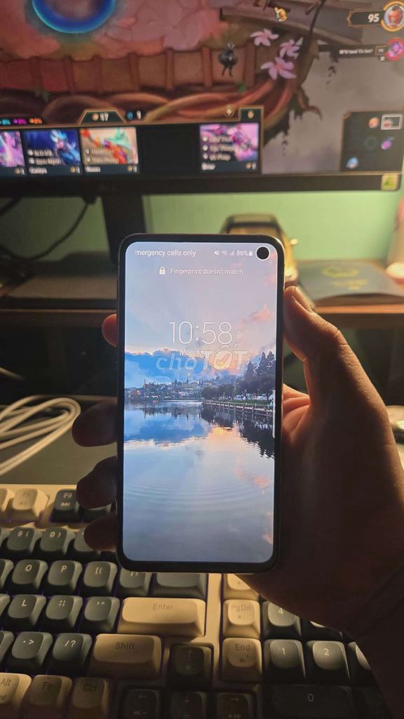 Samsung S10e 6GB/128GB. Mua bán Điện thoại tại Huyện Yên Phong Bắc Ninh được đăng bởi Nguyễn Công Thăng hình 1