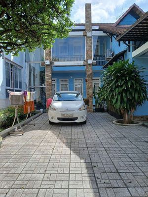 Biệt thự 200 m² · 4 PN · ngã tư ga