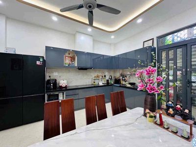 Townhouse 73 m² · 3 bed · Đường số 1