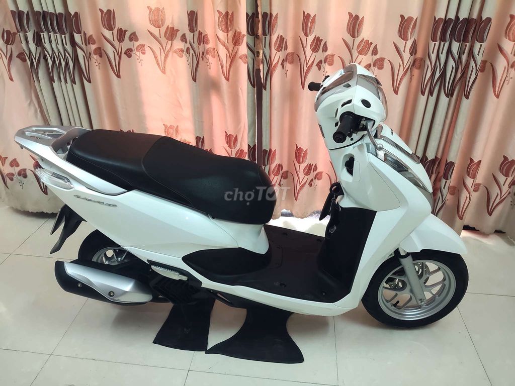 LEAD 4val chínhchủ 2024 đi đúng 2600km mới 99,9%. Mua bán Xe máy tại Quận Gò Vấp Tp Hồ Chí Minh được đăng bởi Mr Lam hình 9