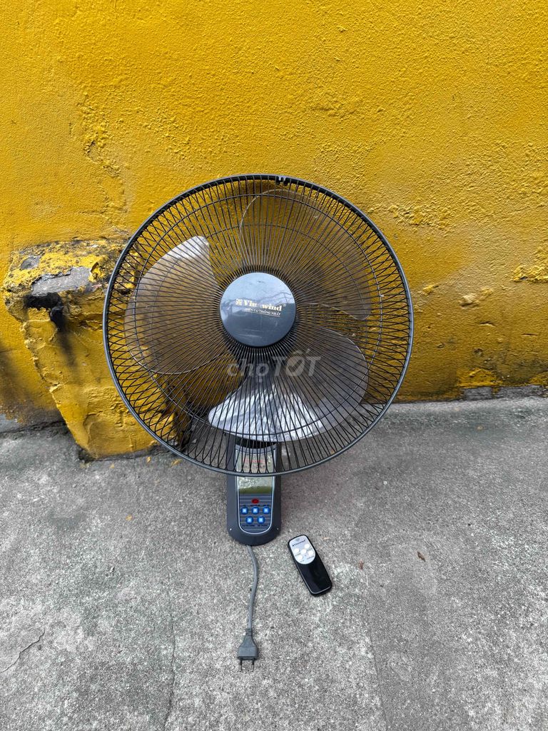 Quạt treo tường Vinawind màu Đen. Mua bán Quạt tại Quận Hà Đông Hà Nội được đăng bởi Sóng biển hình 1
