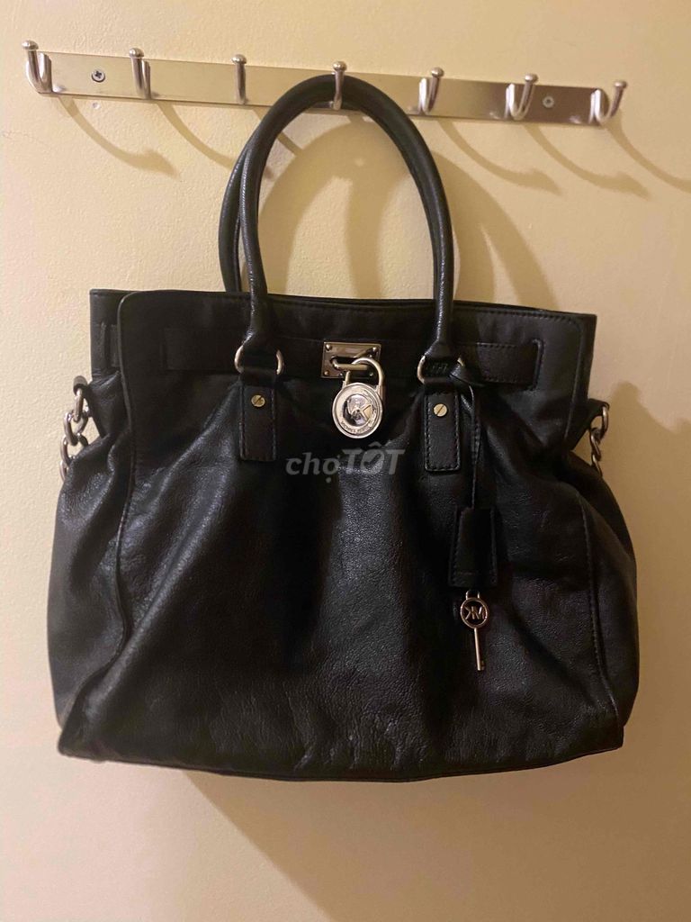 Túi xách Michael Kors Hamilton Nữ Da thật. Mua bán Túi xách tại Quận 8 Tp Hồ Chí Minh được đăng bởi Nguyễn Phan Quỳnh Như hình 1