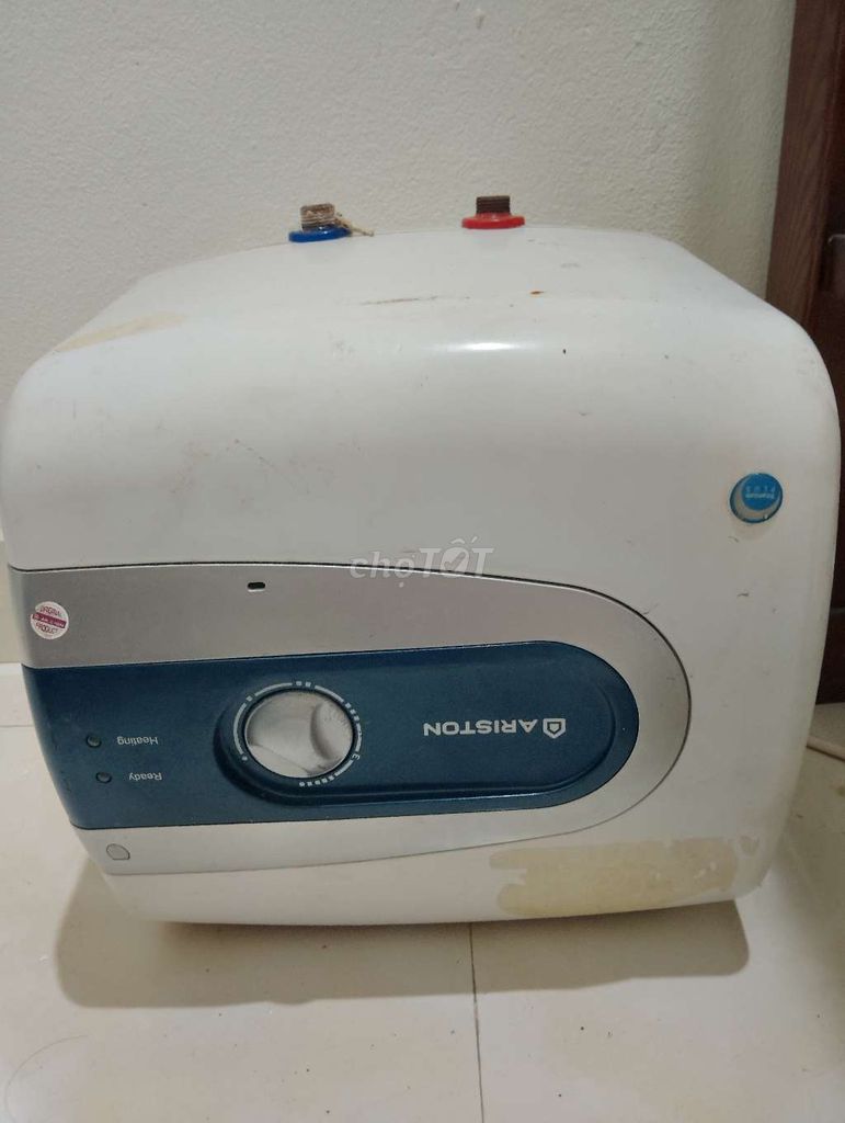 Máy nước nóng Ariston Trắng, Xanh Đã sử dụng. Mua bán Thiết bị vệ sinh, nhà tắm tại Quận Cẩm Lệ Đà Nẵng được đăng bởi Anh Ron hình 1