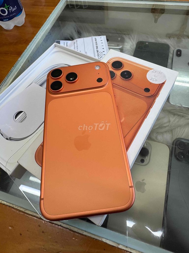 17 Pro Max 256GB vn/a Cam keng còn bh 03/2027. Mua bán Điện thoại tại Quận Ninh Kiều Cần Thơ được đăng bởi Khải mobile hình 1