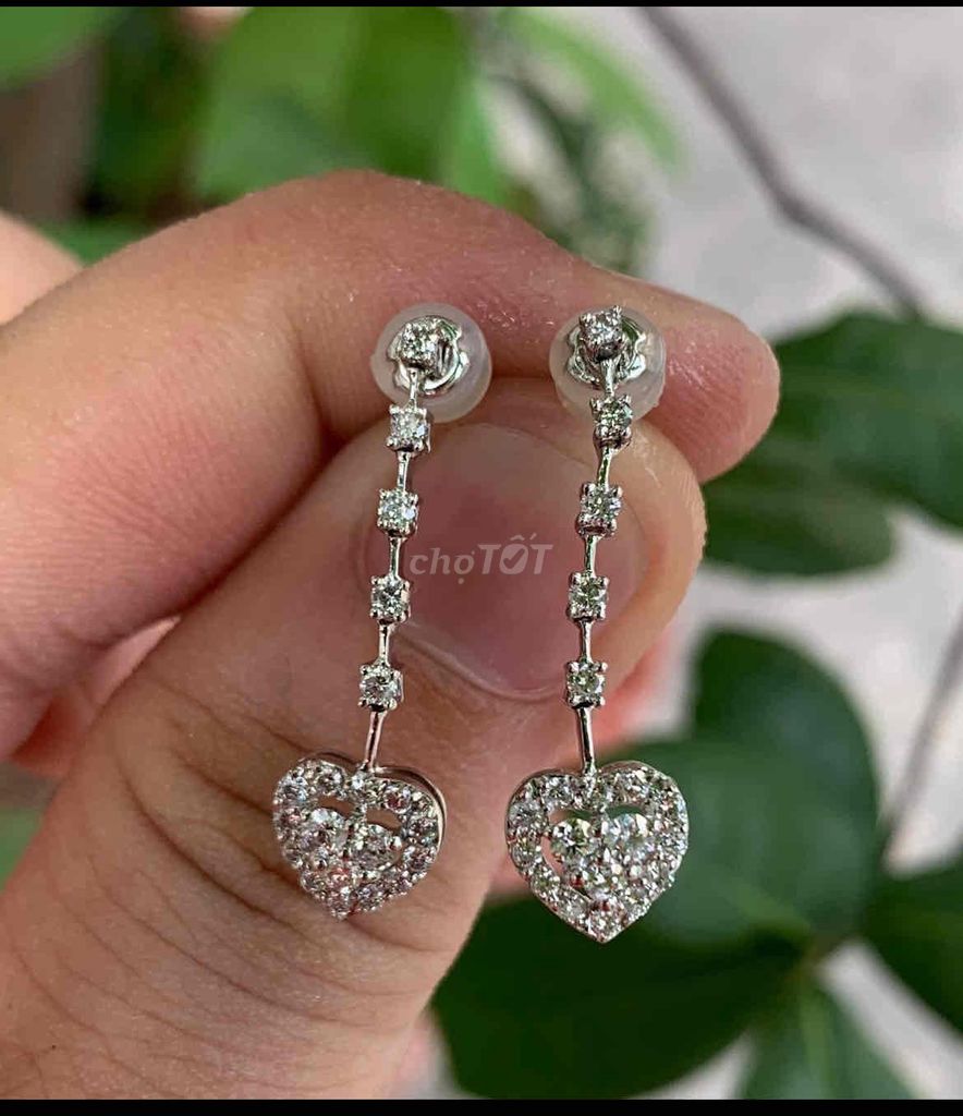 Bông tai kim cương Nữ Vàng trắng 18k trái tim. Mua bán Phụ kiện thời trang khác tại Quận Tân Phú Tp Hồ Chí Minh được đăng bởi Hung Bui hình 1