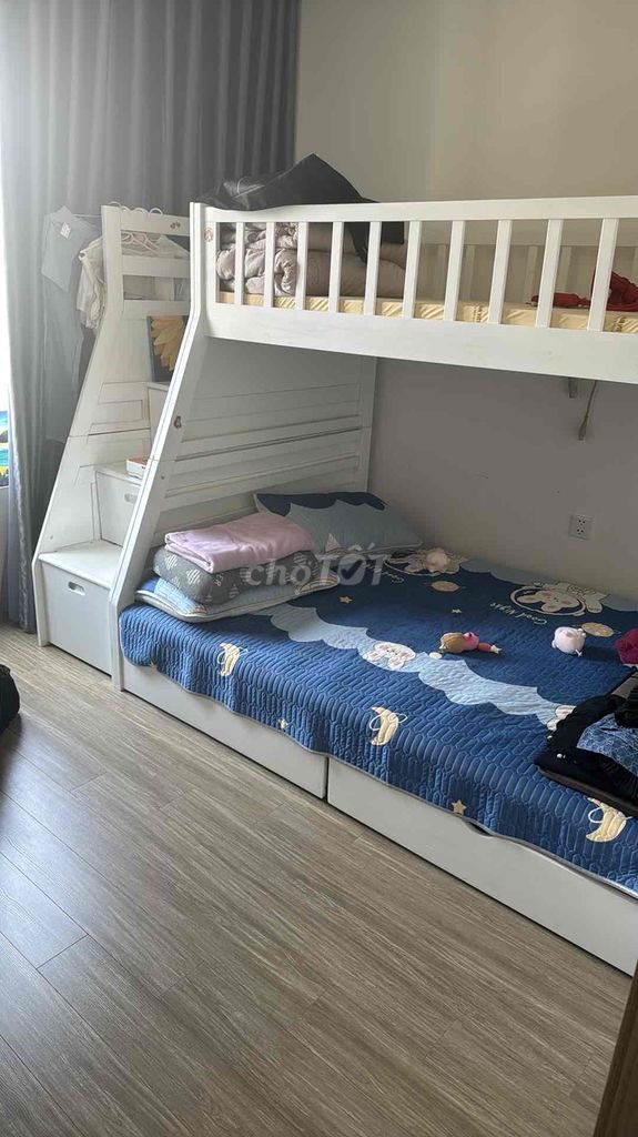 Giường tầng cho bé có 5 hộc đựng quần áo